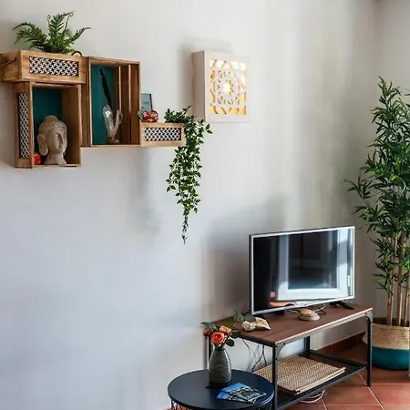 Sunny With Sea View アパート タヴィラ